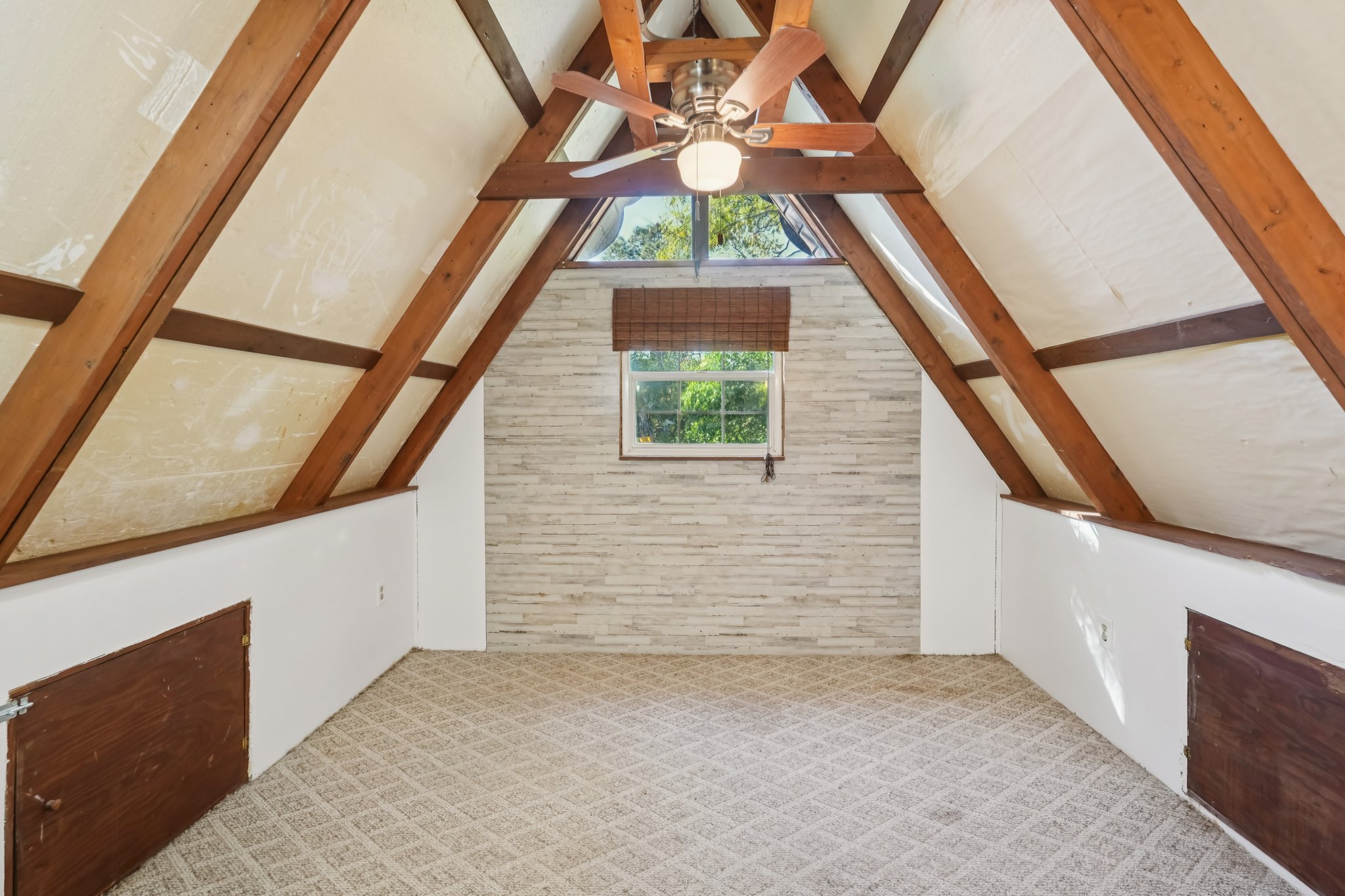 Jung Blvd-S2510-027.jpg