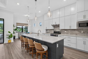 Breakfast Bar 1 of 2