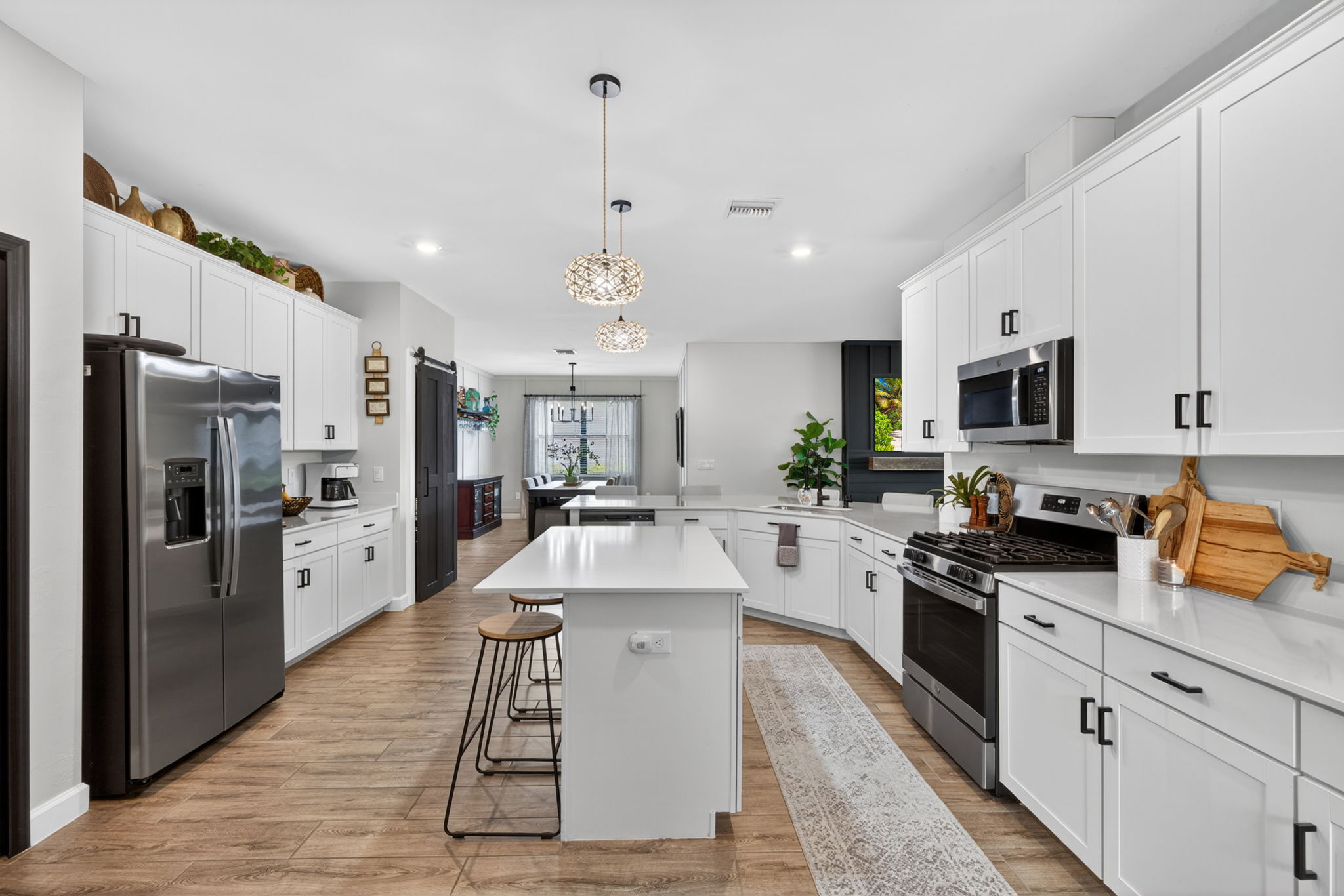 Kitchen 2 of 4