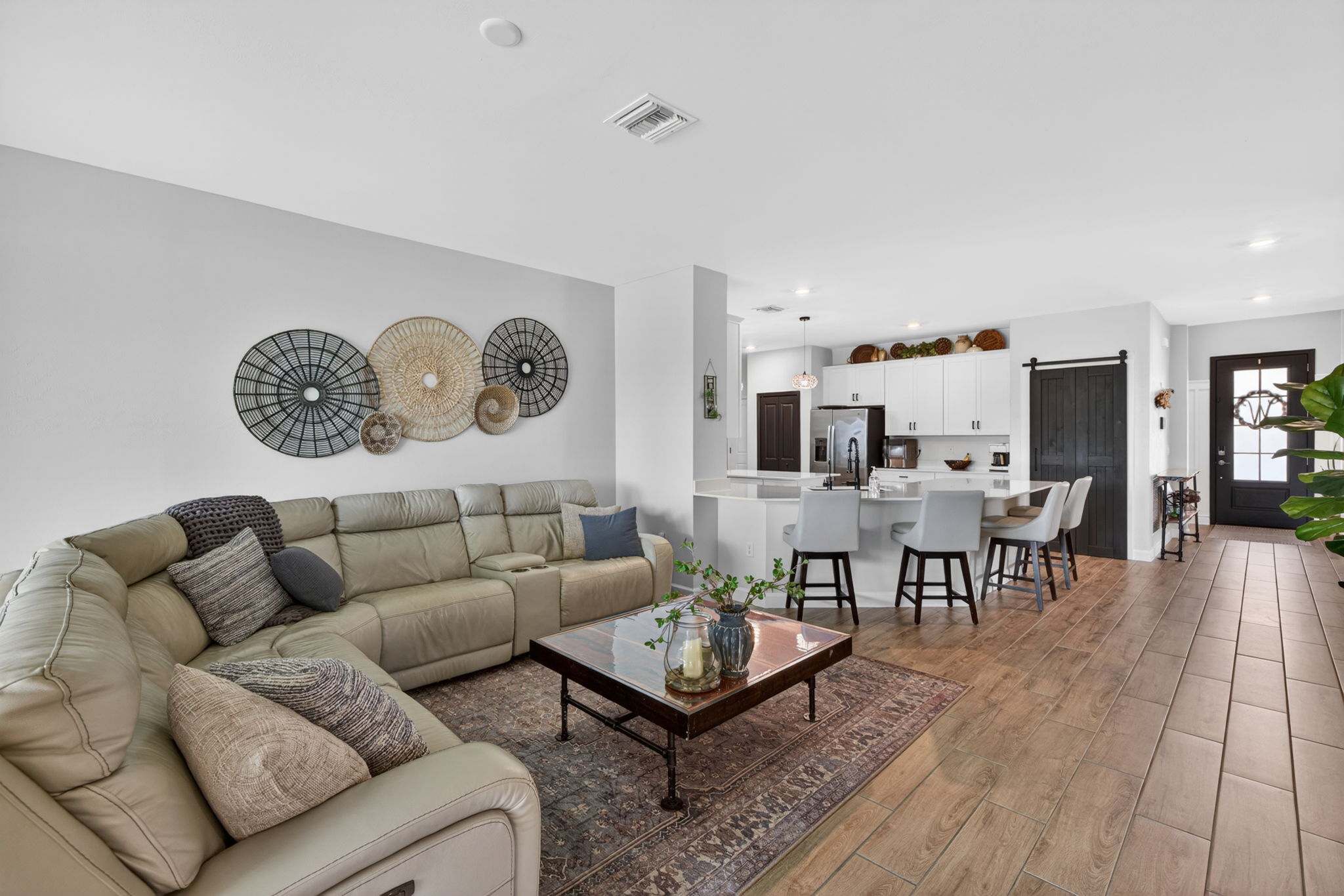 Living Room 3 of 4
