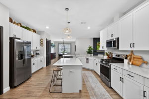 Kitchen 2 of 4
