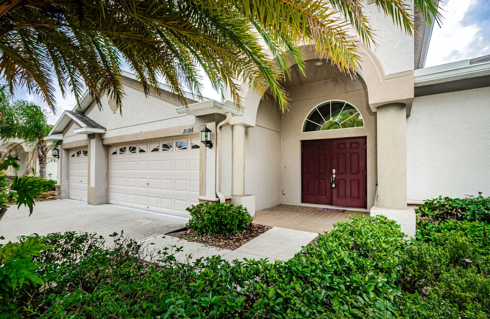 Front Exterior Entrance 1A-e