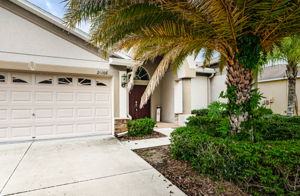 Front Extrerior Entrance 1C-e