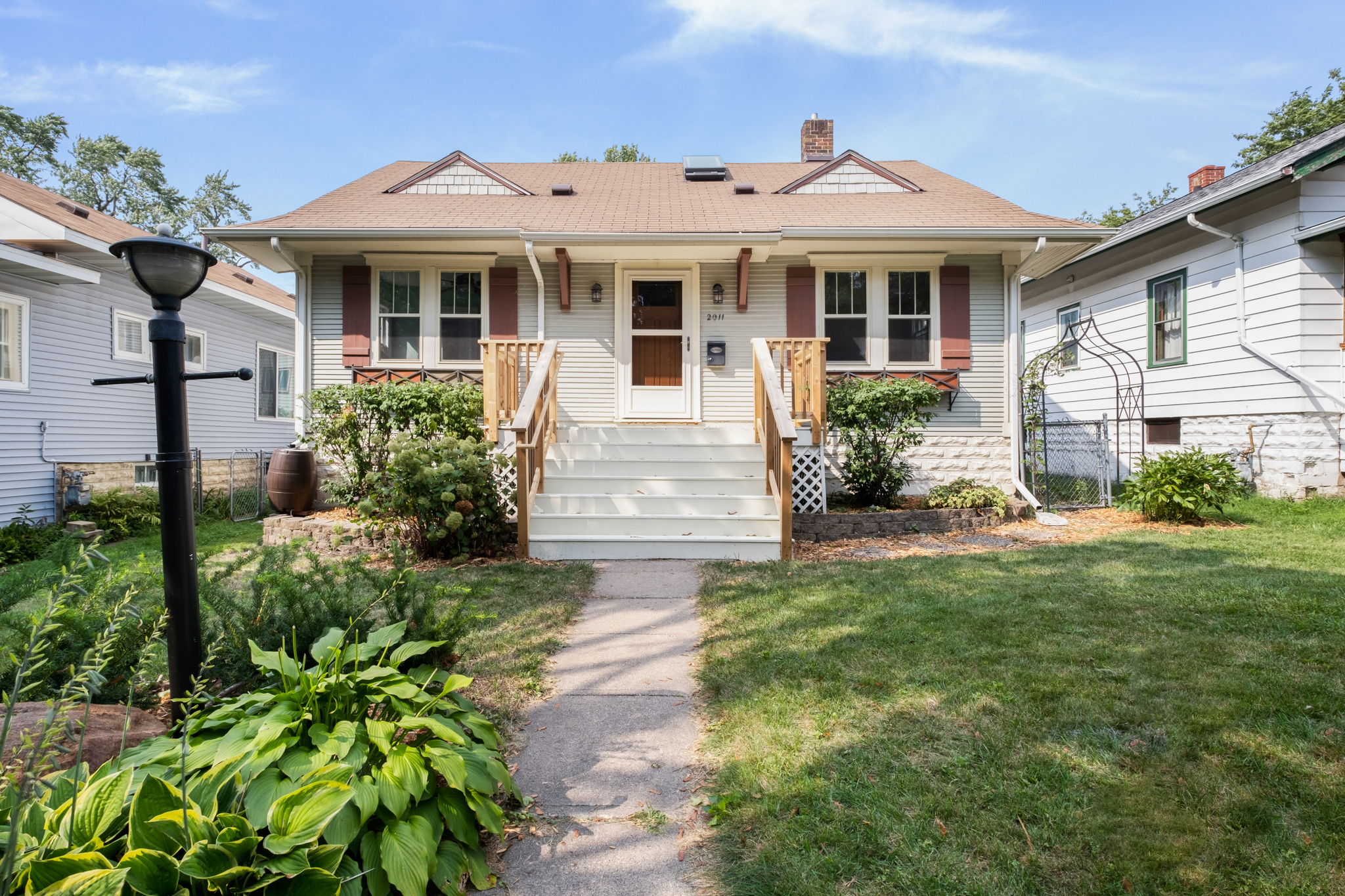 2011 Randolph Ave, Saint Paul, MN 55105 Press Play Media