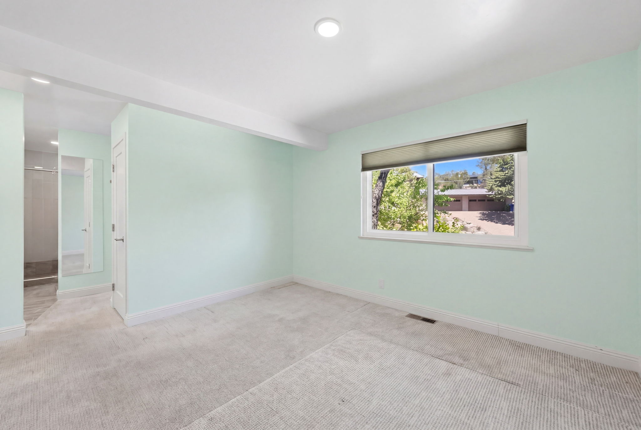 Primary Bedroom (2)