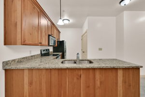 Kitchen/Breakfast Bar