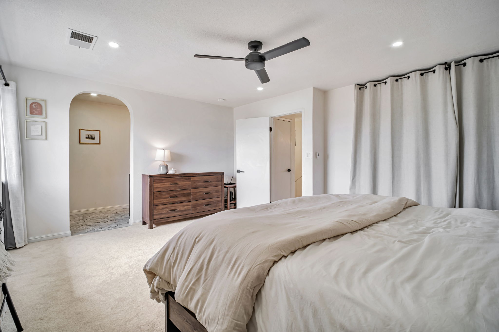 027_20111 W Ridge Ct 24_