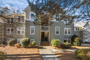 Waterfront facting condo