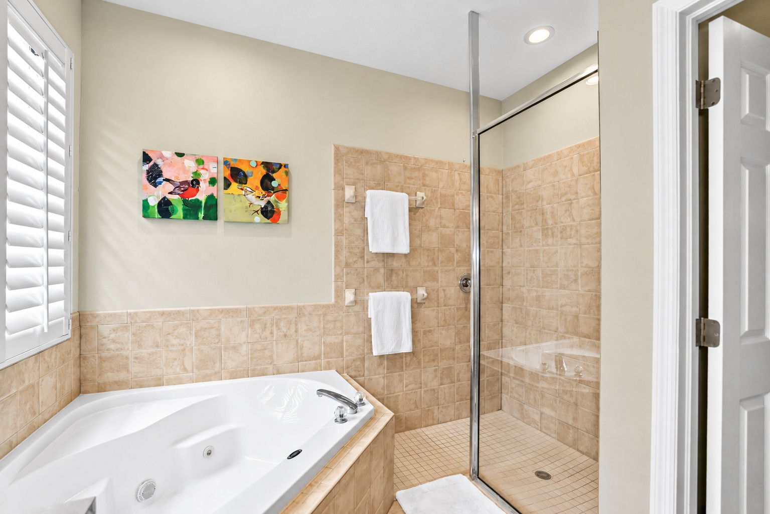 Bathroom 1 - Photo 03