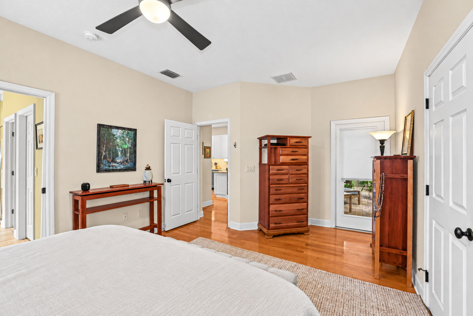 Bedroom 1 - Photo 02