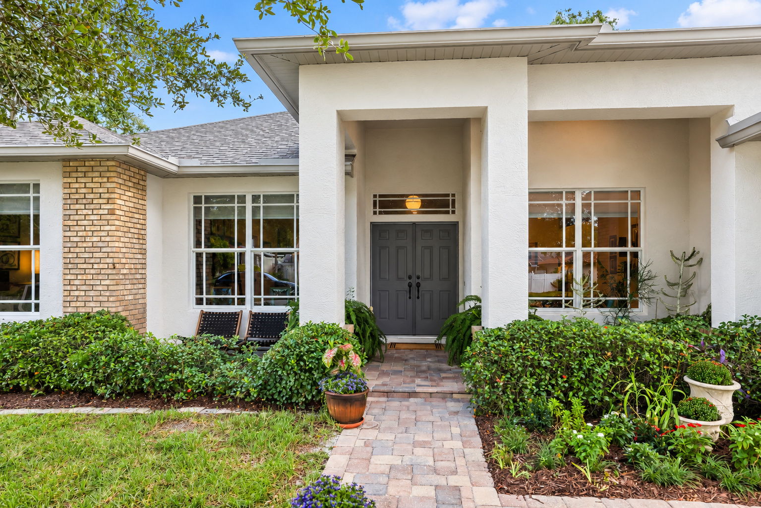 Front Door - Photo 01