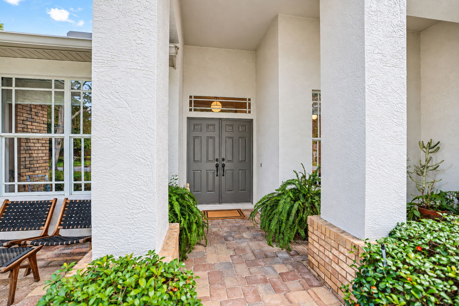 Front Door - Photo 02
