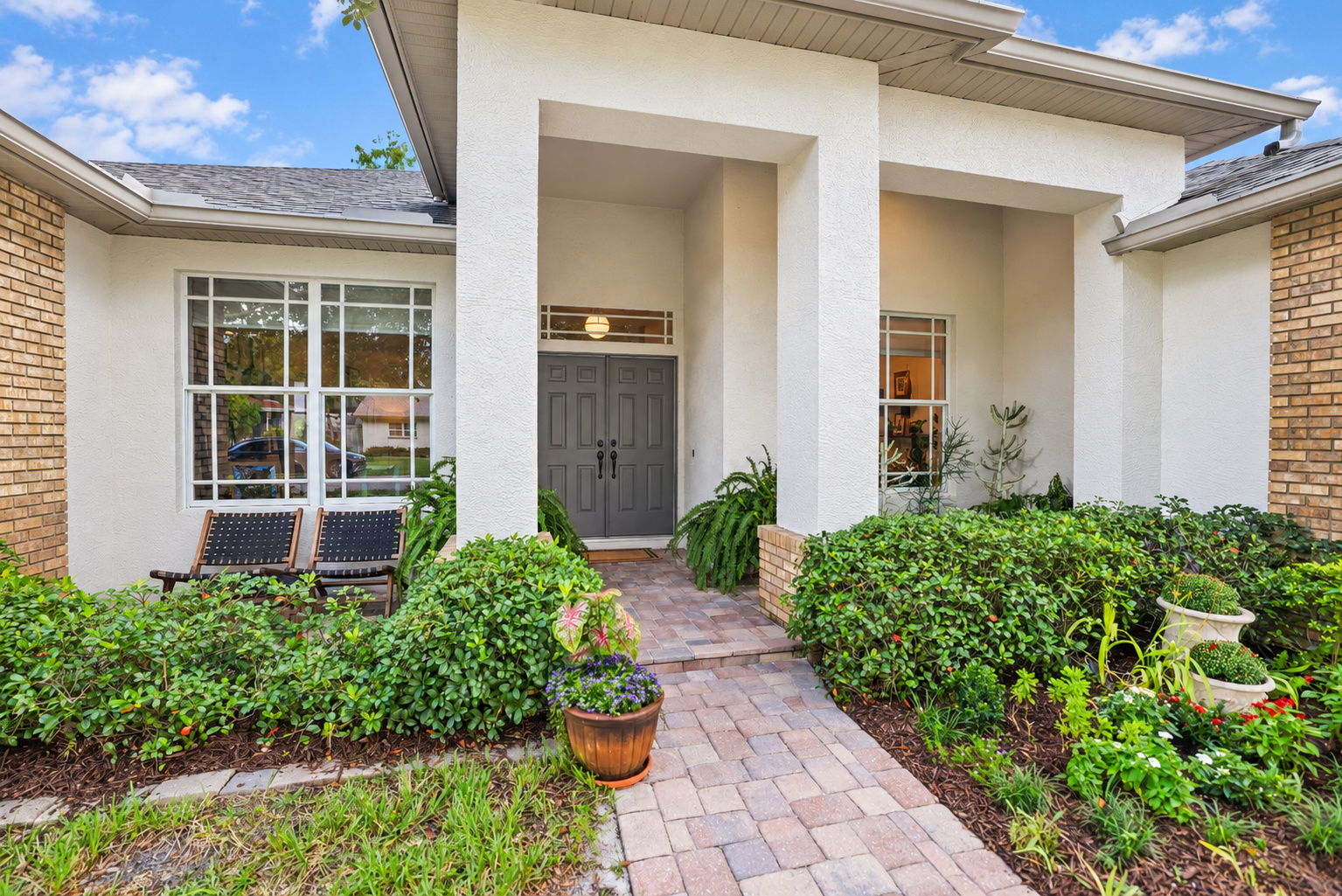 Front Door - Photo 03