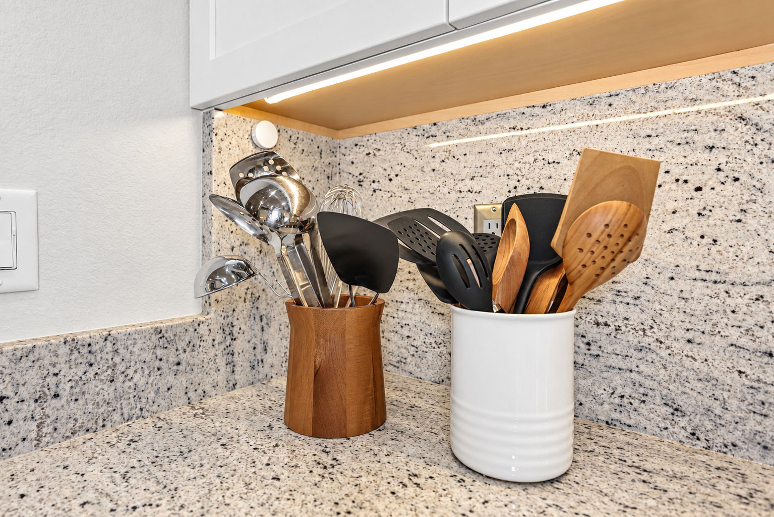 Kitchen Close Up - Photo 03