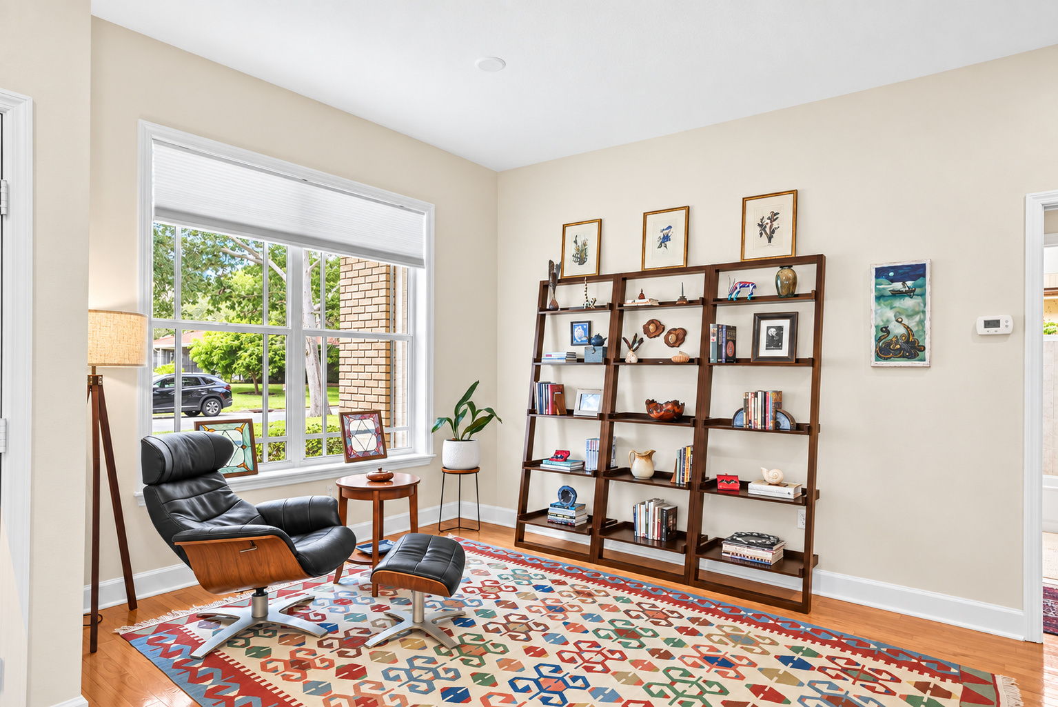 Living Room - Photo 07