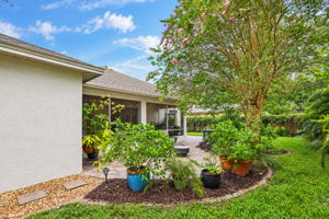 Back Exterior - Photo 03