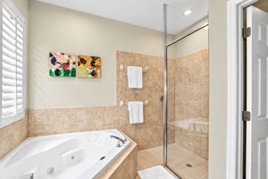 Bathroom 1 - Photo 03