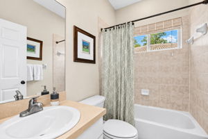 Bathroom 2 - Photo 01