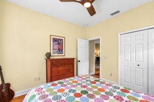 Bedroom 2 - Photo 02