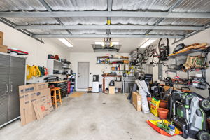 Garage - Photo 06