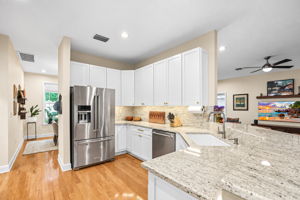 Kitchen - Photo 01