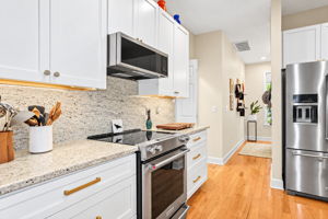 Kitchen - Photo 05