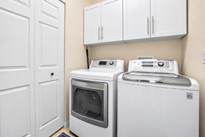 Laundry - Photo 01