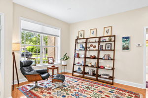 Living Room - Photo 07