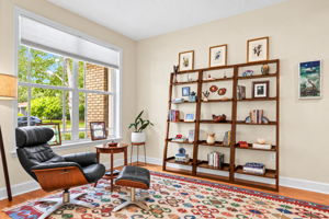 Living Room - Photo 09