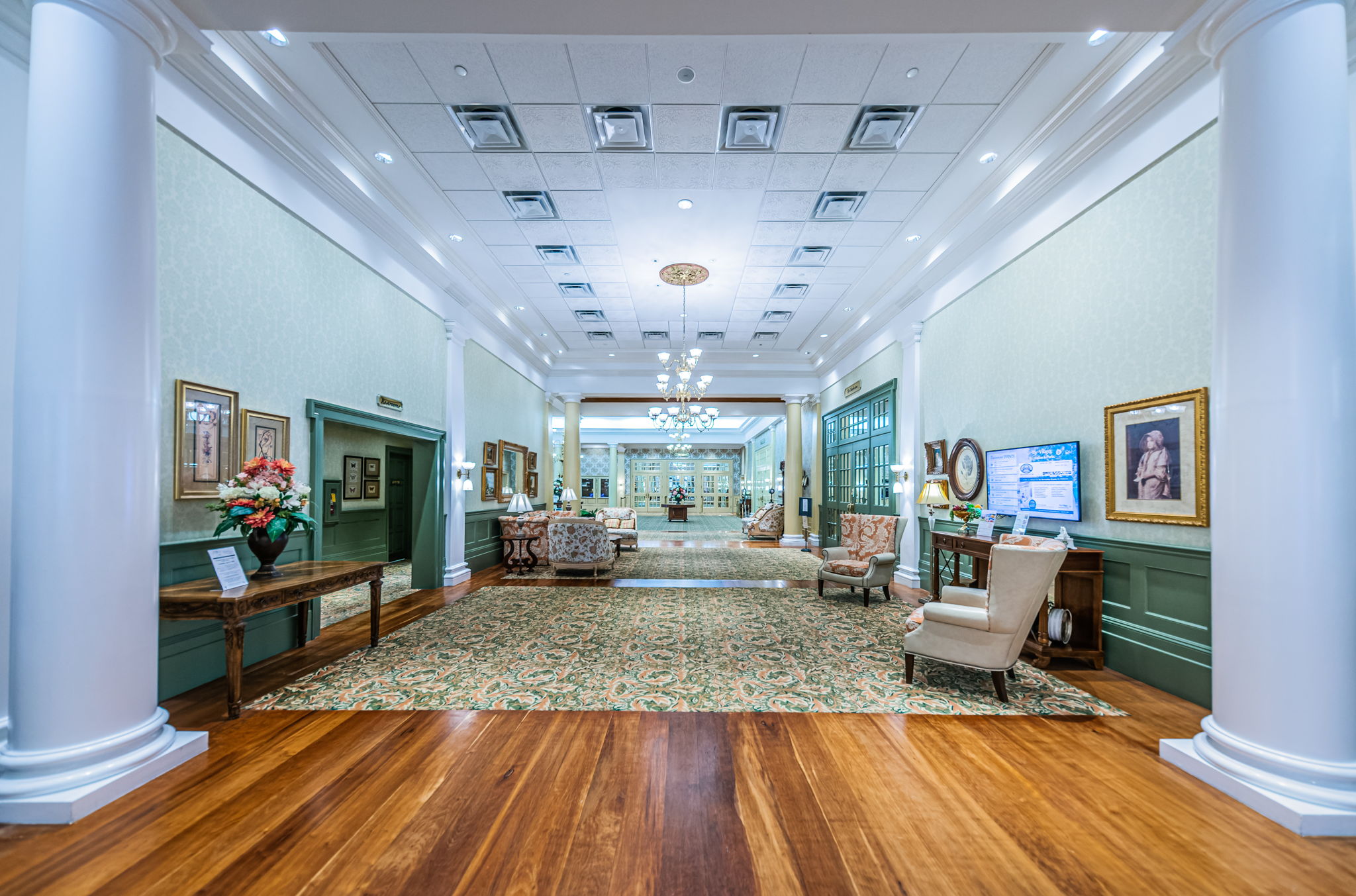 13-Savannah Club Clubhouse