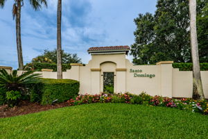 Santo Domingo Gated Entry2