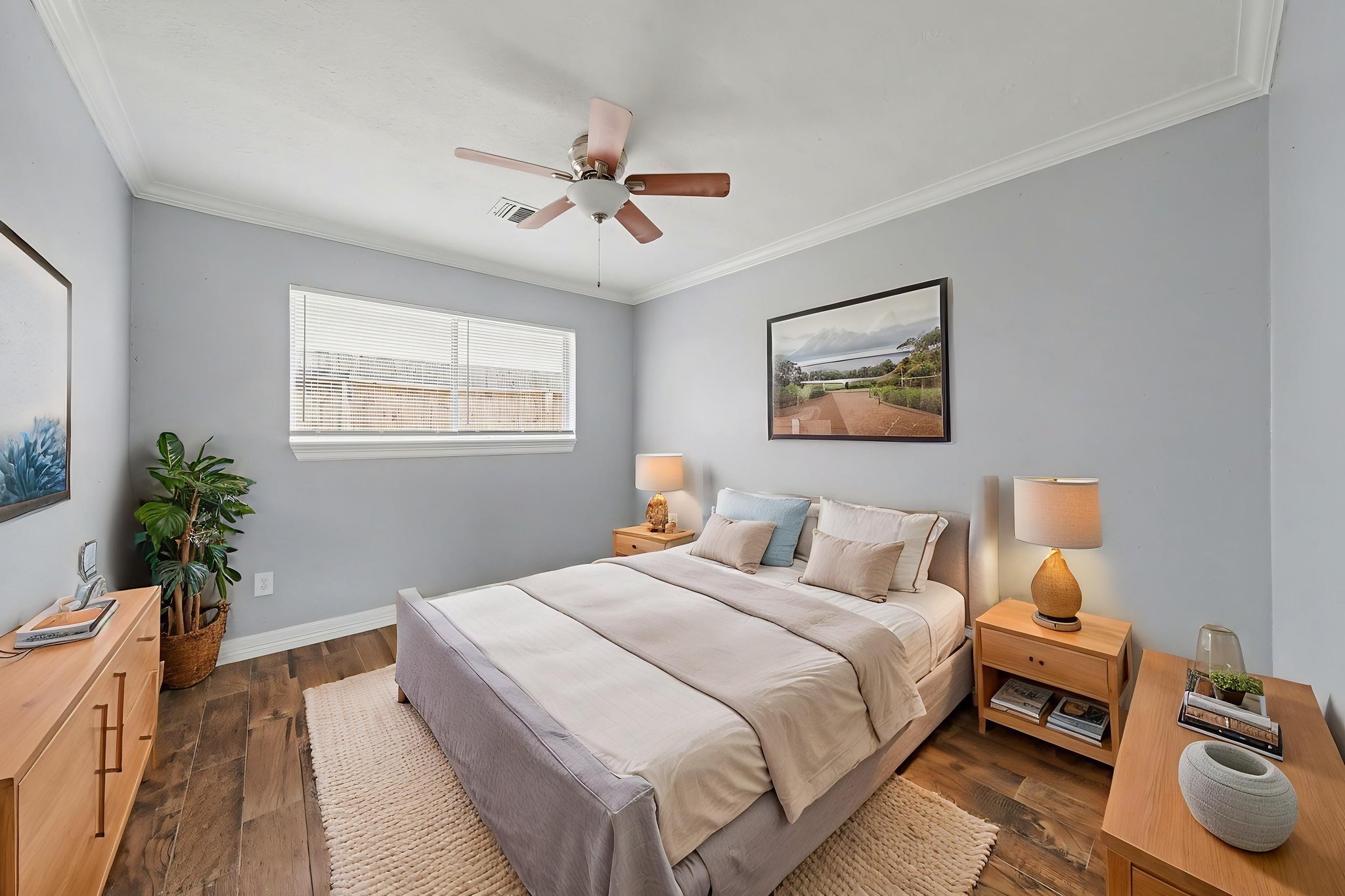 12015 Williamsburg Ct HDR -150 virtually staged.jpeg