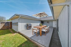 12015 Williamsburg Ct HDR -60 virtually staged.jpeg