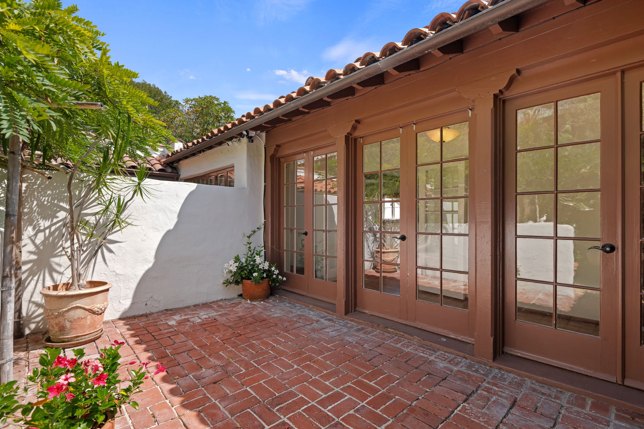 09-Front Patio