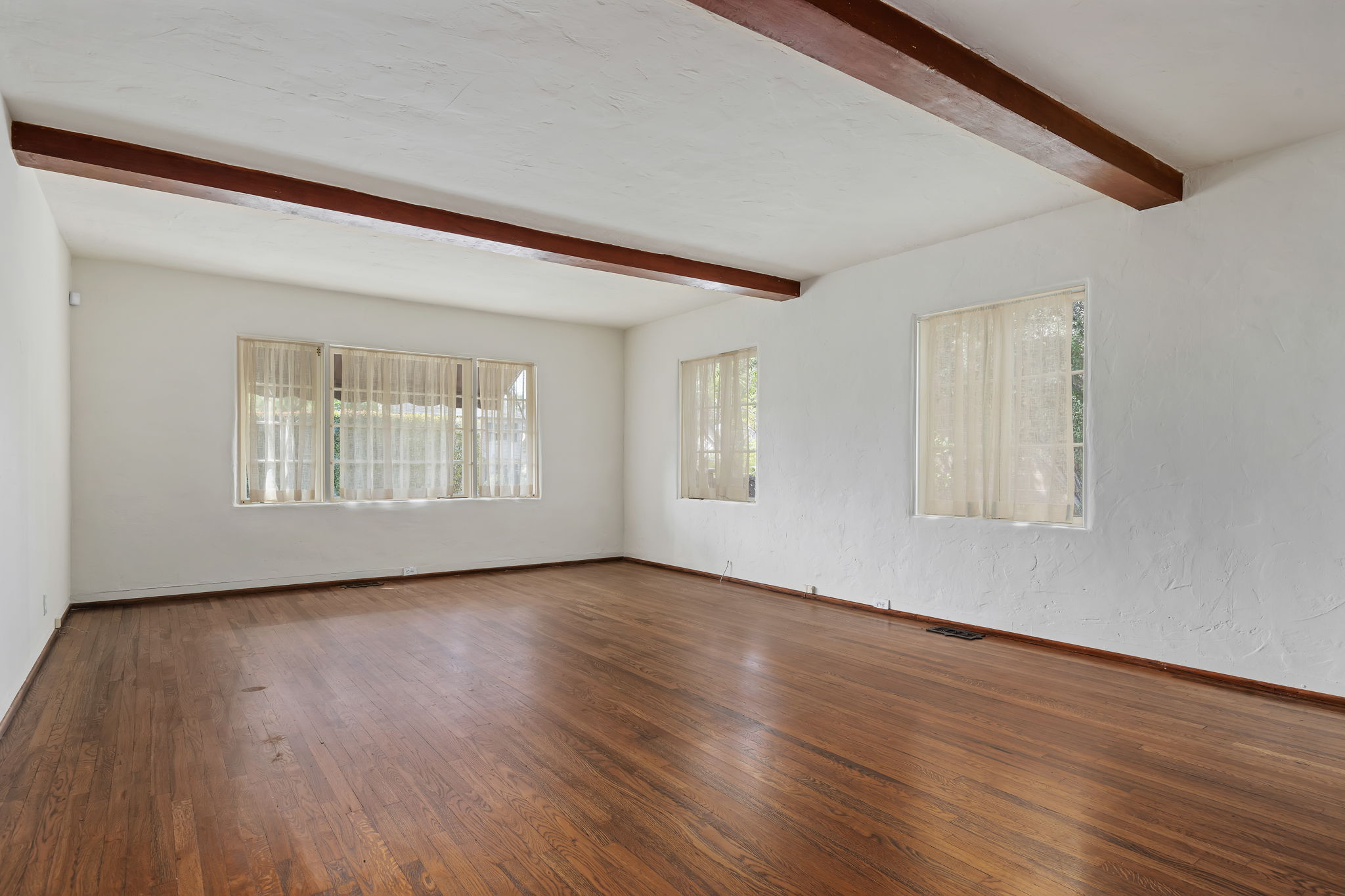 10-Living Room