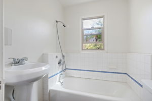 30-Studio - Bathroom