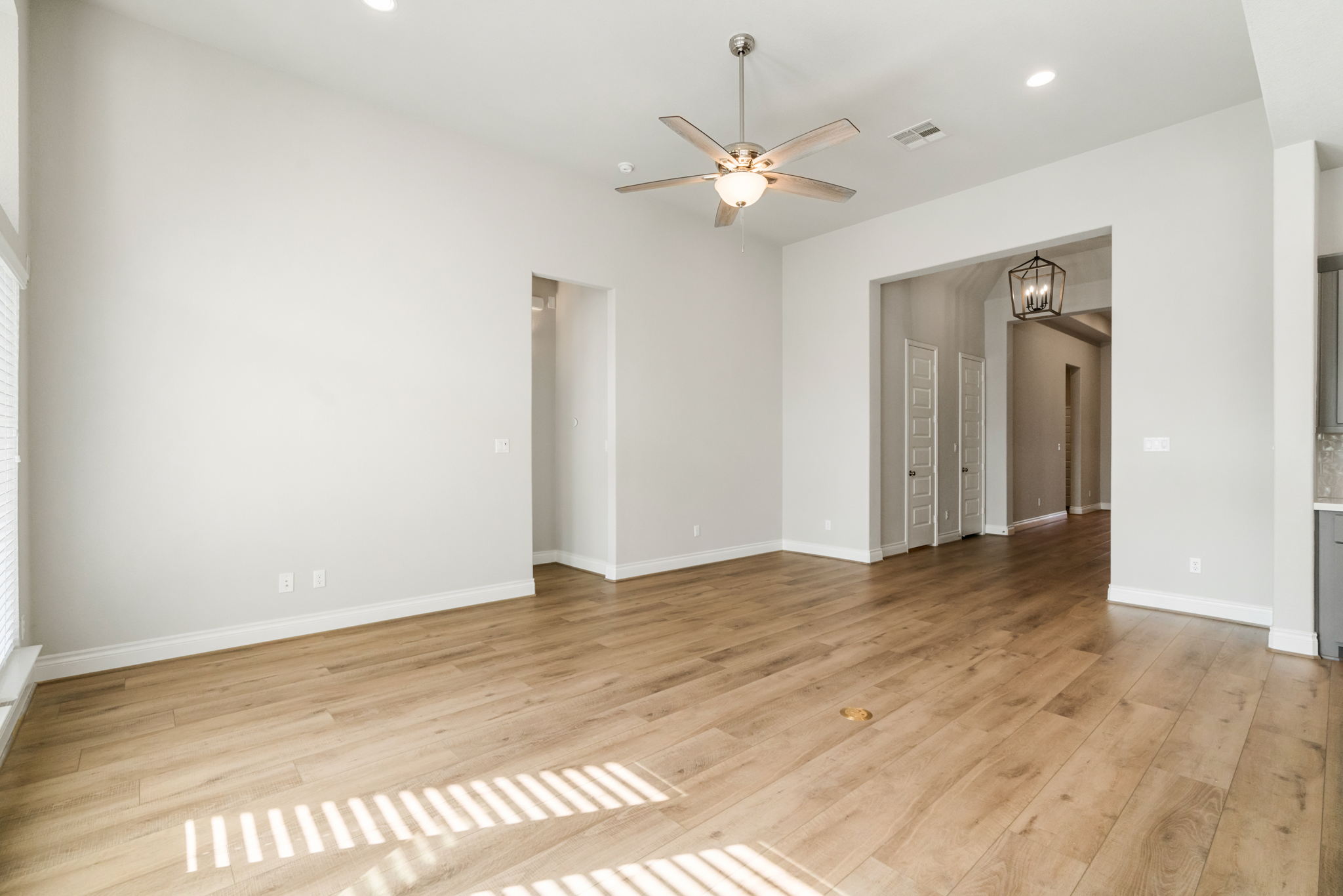2016 Stirling St, Leander, TX 78641, USA Photo 7