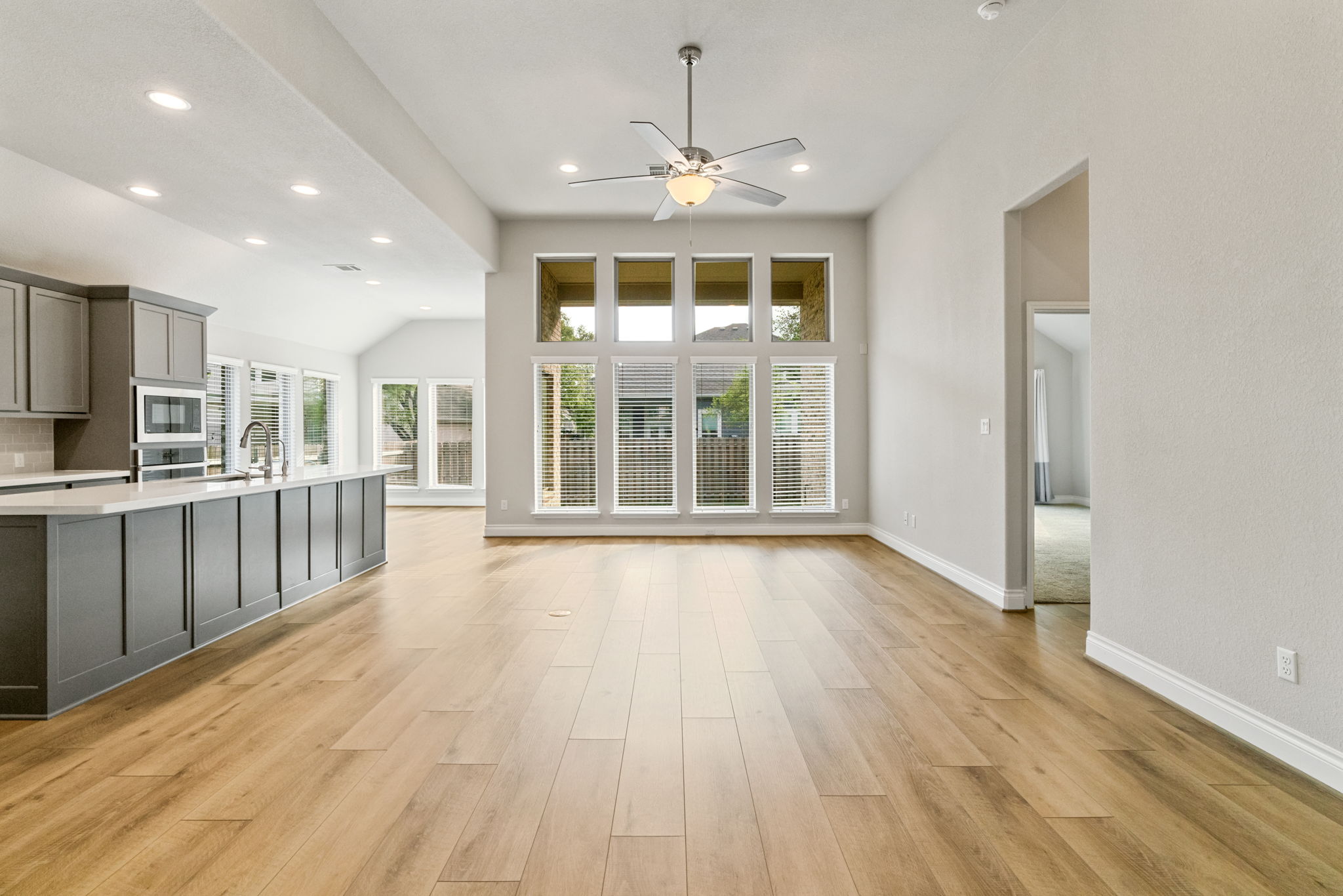 2016 Stirling St, Leander, TX 78641, USA Photo 4