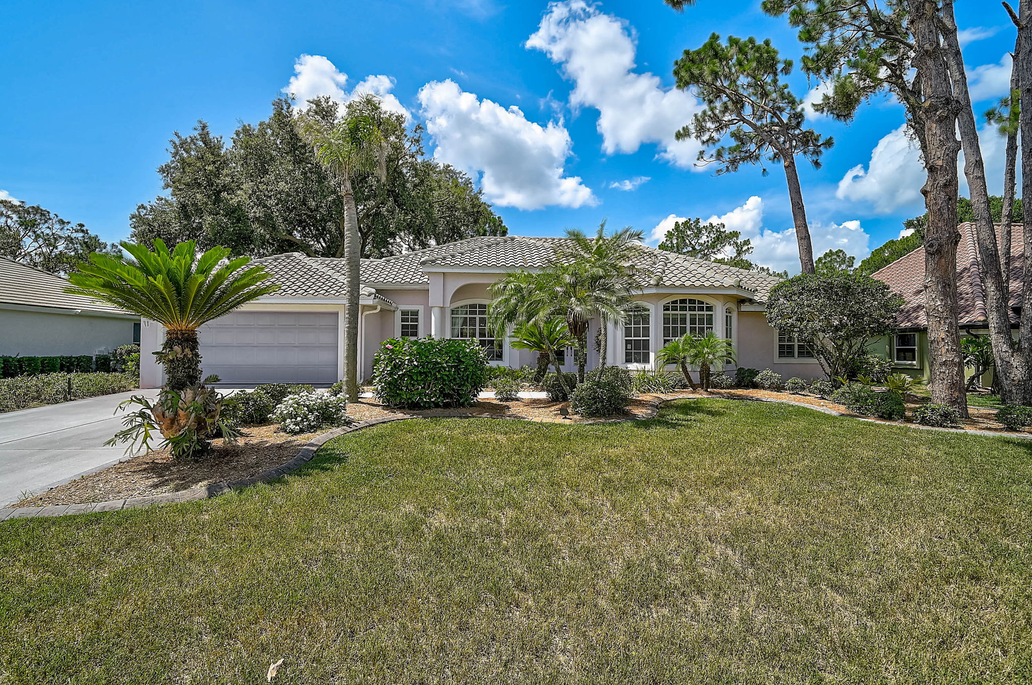 2016 White Feather Ln-2