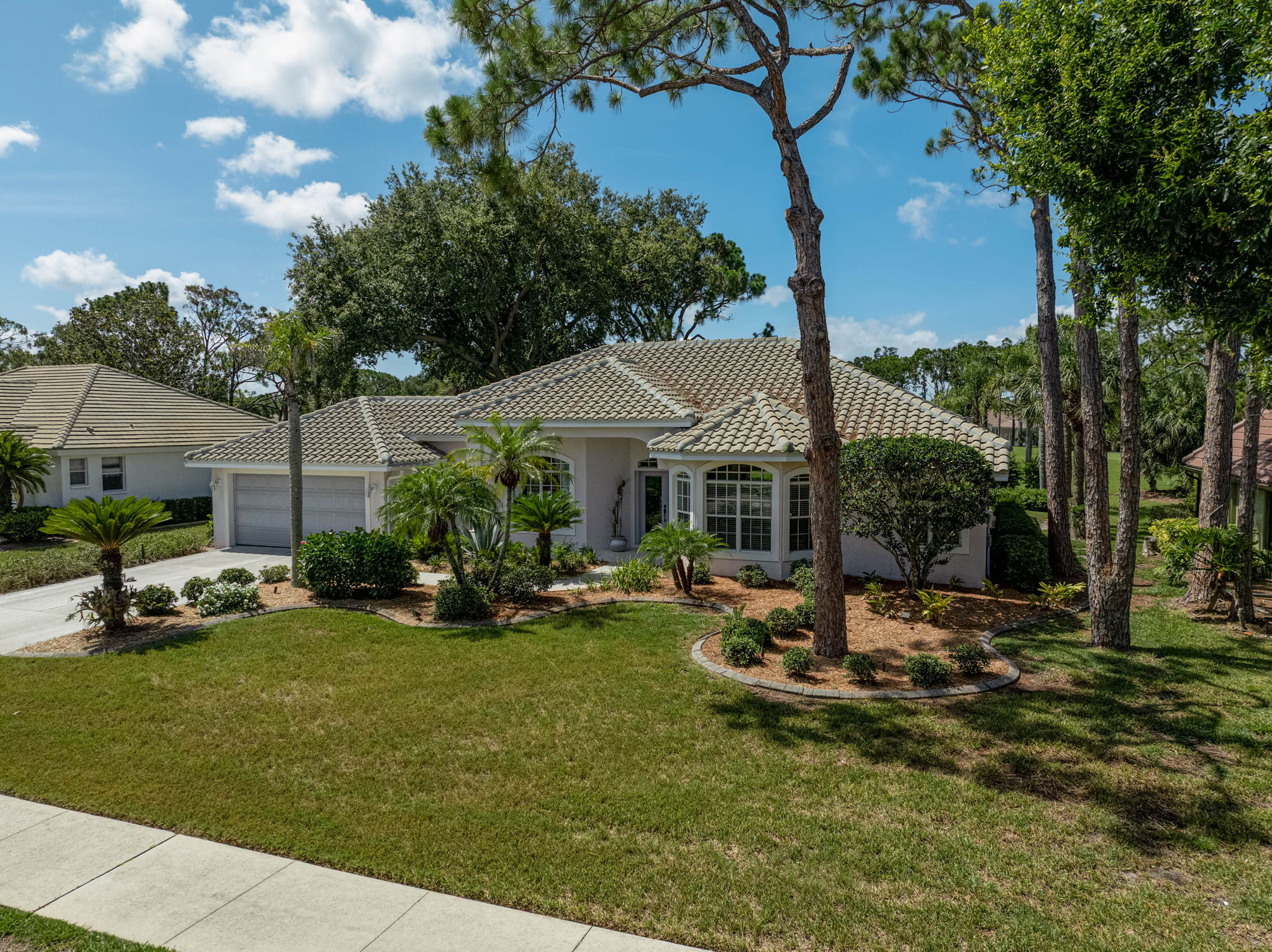 2016 White Feather Ln-35