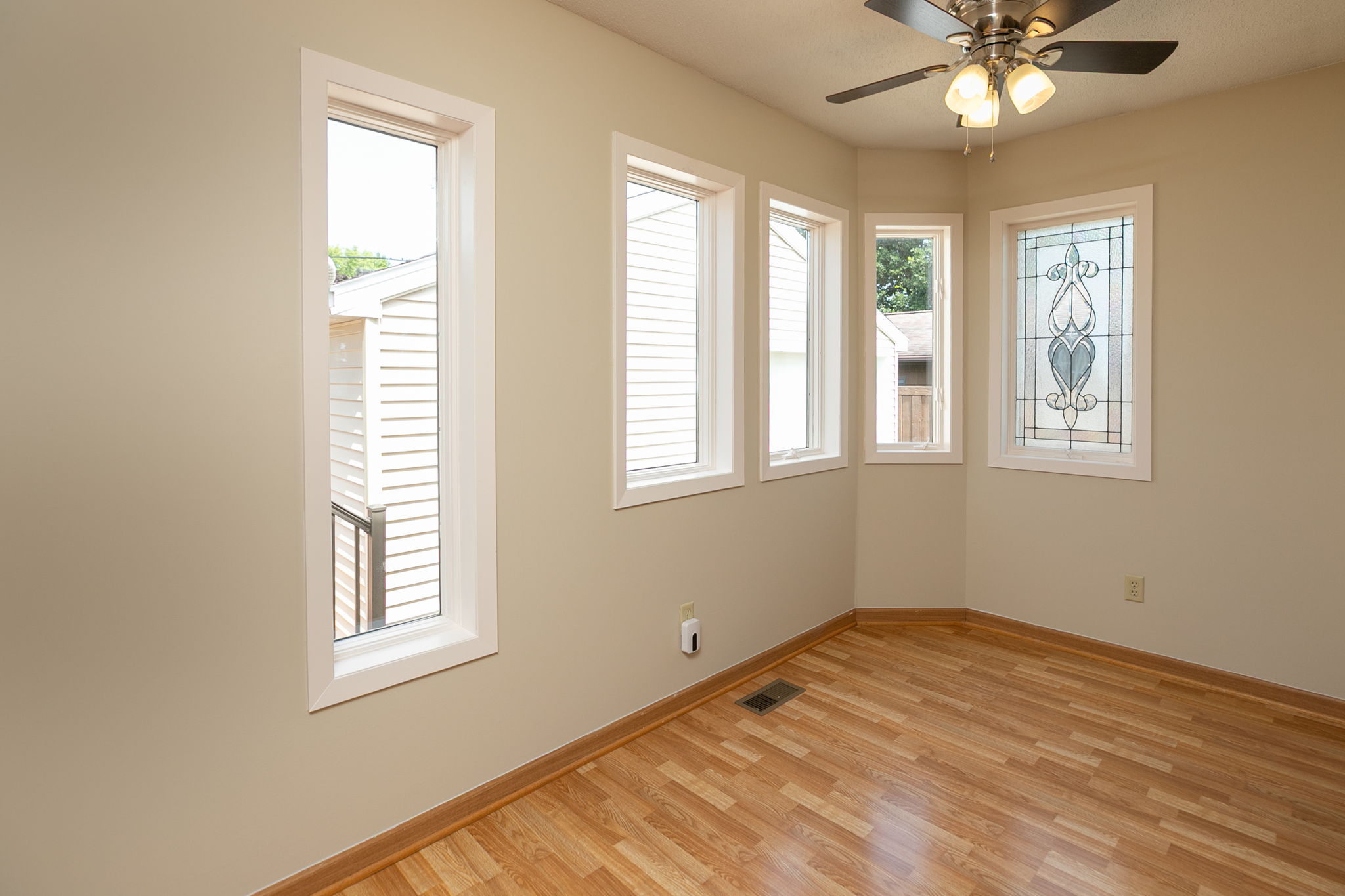 10-Breakfast Nook
