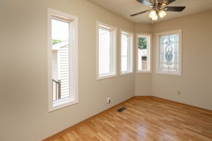 10-Breakfast Nook