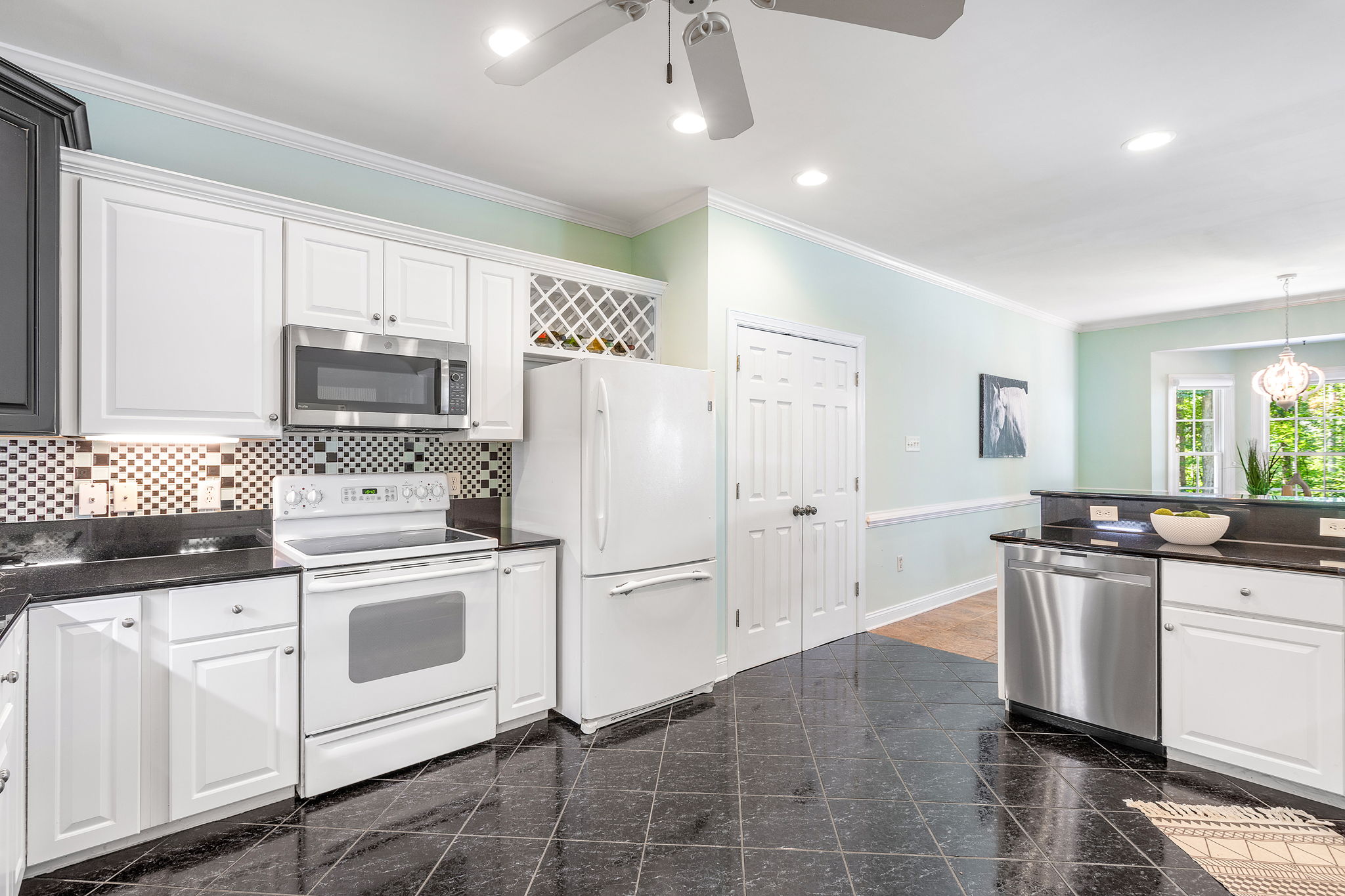 25-Kitchen