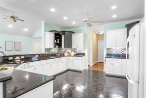 23-Kitchen