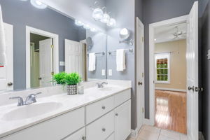 36-Jack and Jill Bath