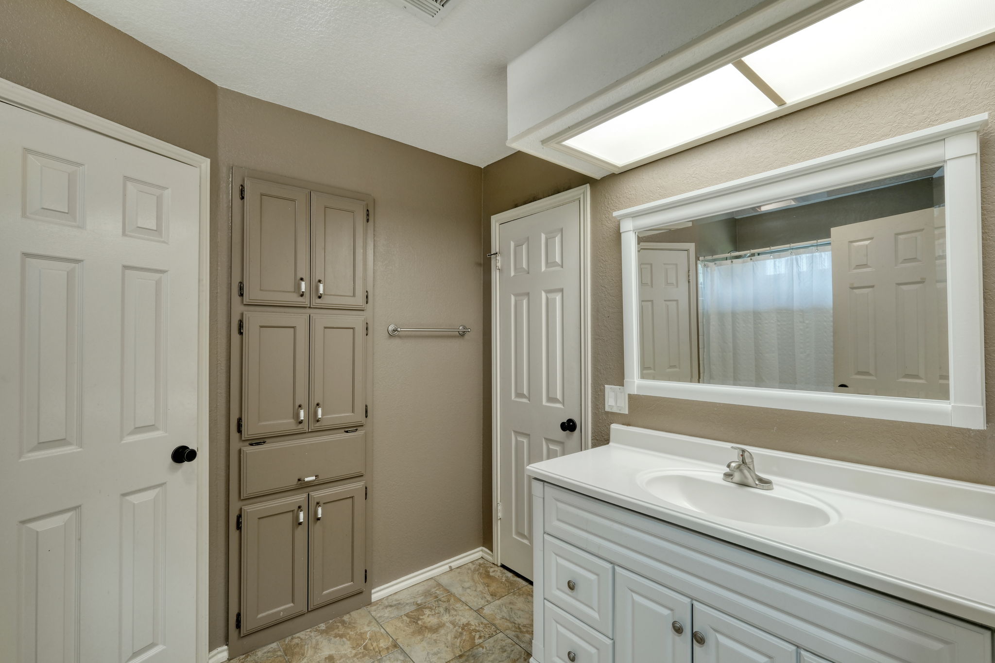 Private Bathroom for Bedroom 2