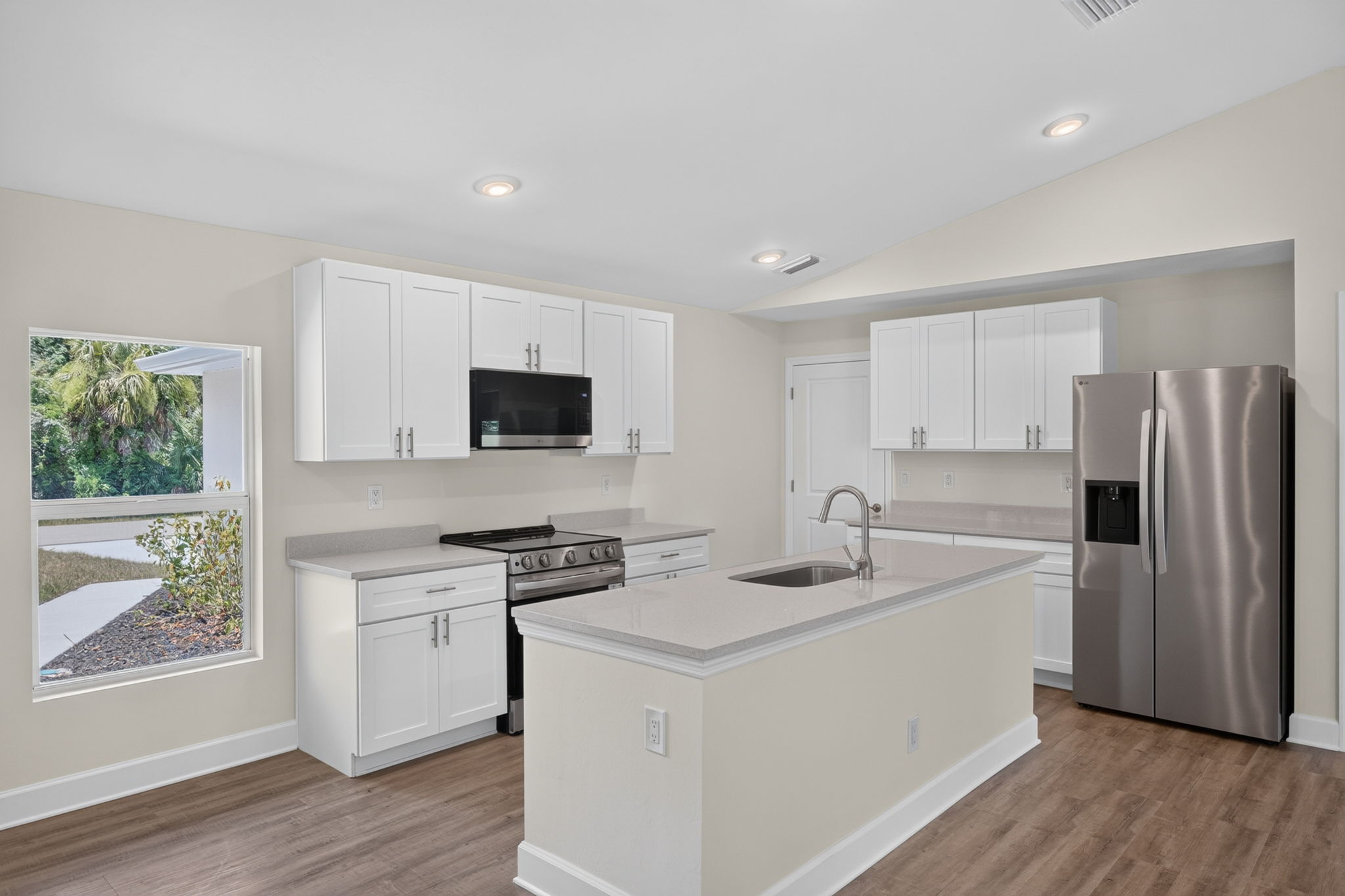 Kitchen 1 of 4