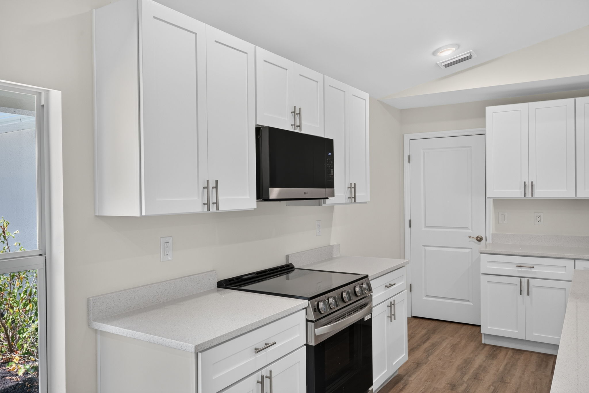 Kitchen 3 of 4