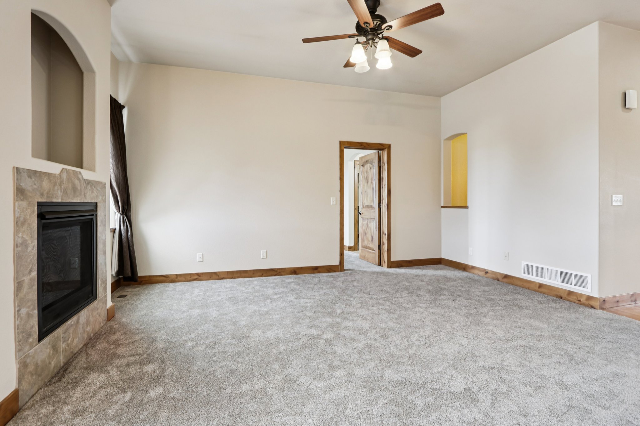 Leola Way-S1802-012.jpg