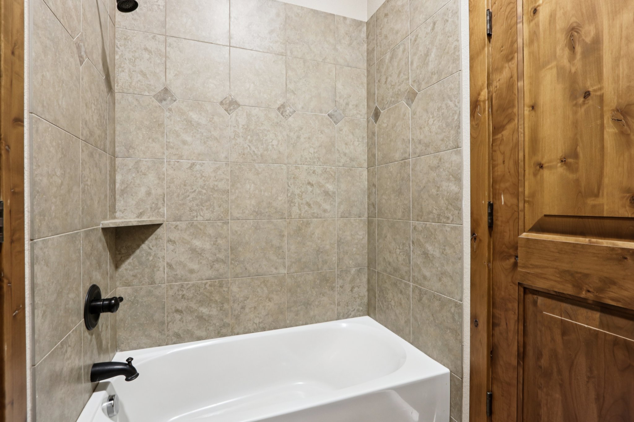 Leola Way-S1802-027.jpg